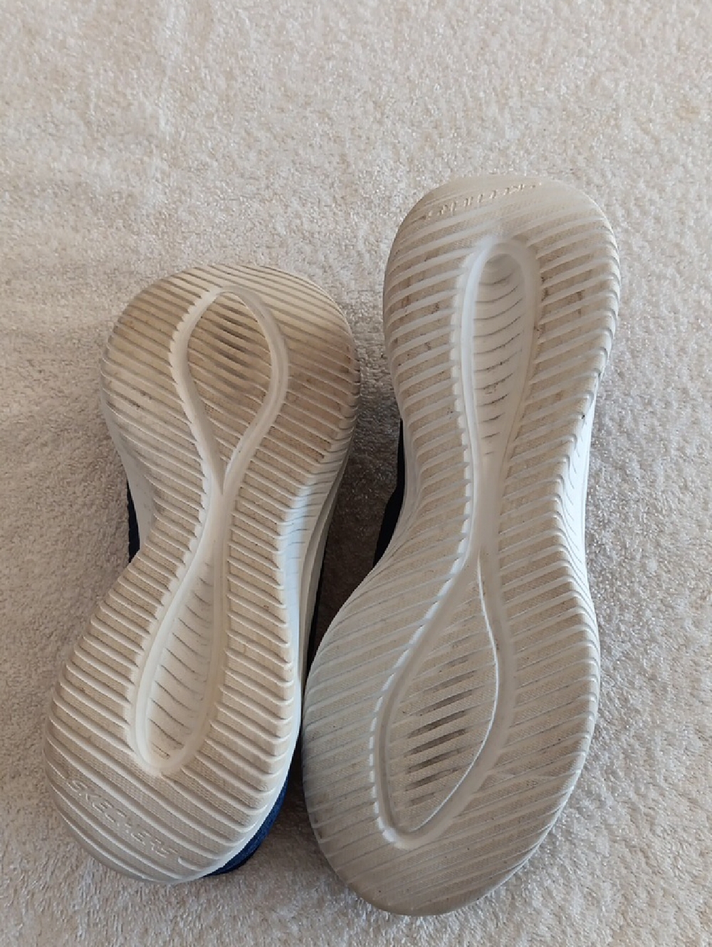 NWOT Skechers Ultra Flex 3.0 Slip Ins - Picture 15 of 16